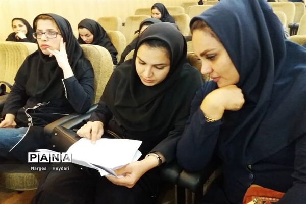 سمینار آموزشی پیشگیری از بیماری کرونا ویروس در شهرستان امیدیه