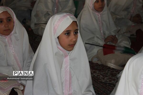 برگزاری جشن  عبادت آموزشگاه های ابتدایی دخترانه در کانون فرهنگی تربیتی آفتاب  منطقه19