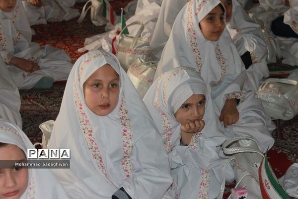 برگزاری جشن  عبادت آموزشگاه های ابتدایی دخترانه در کانون فرهنگی تربیتی آفتاب  منطقه19