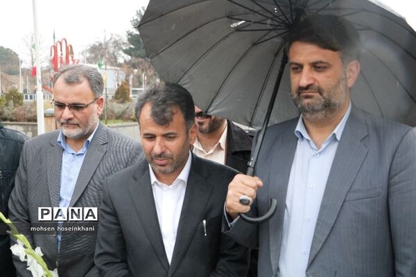 تجدید بیعت مدیرکل آموزش و پرورش قزوین با شهدا