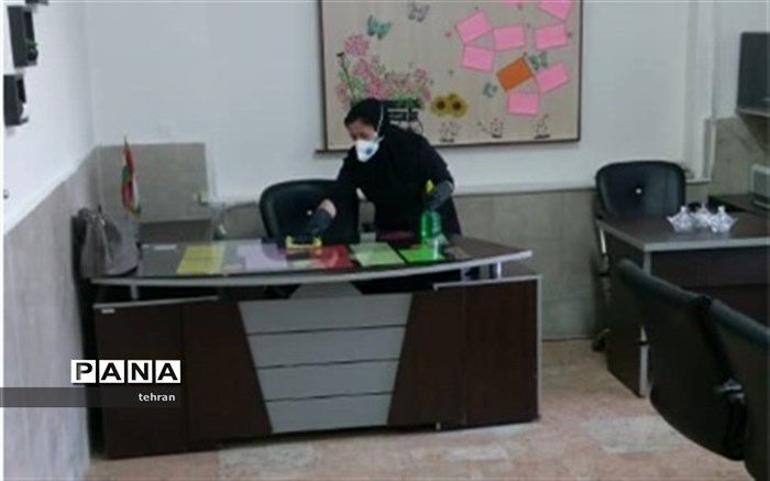 ضدعفونی کردن مدارس منطقه 7 برای جلوگیری از شیوع بیماری کرونا
