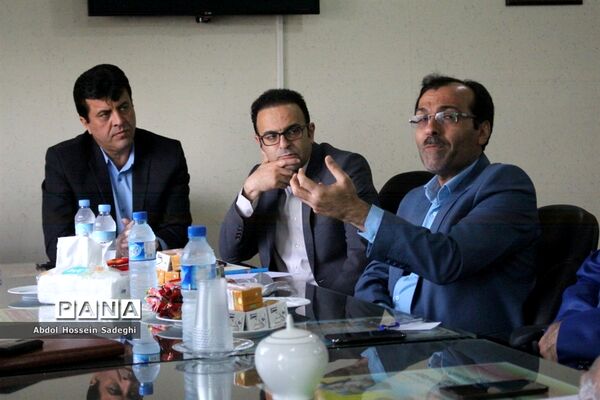 جلسه ستاد پیشگیری ازشیوع بیماری  کرونا در اداره کل آموزش و پرورش استان بوشهر