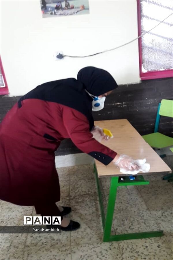 ضدعفونی و گندزدایی مدارس شهرستان حمیدیه