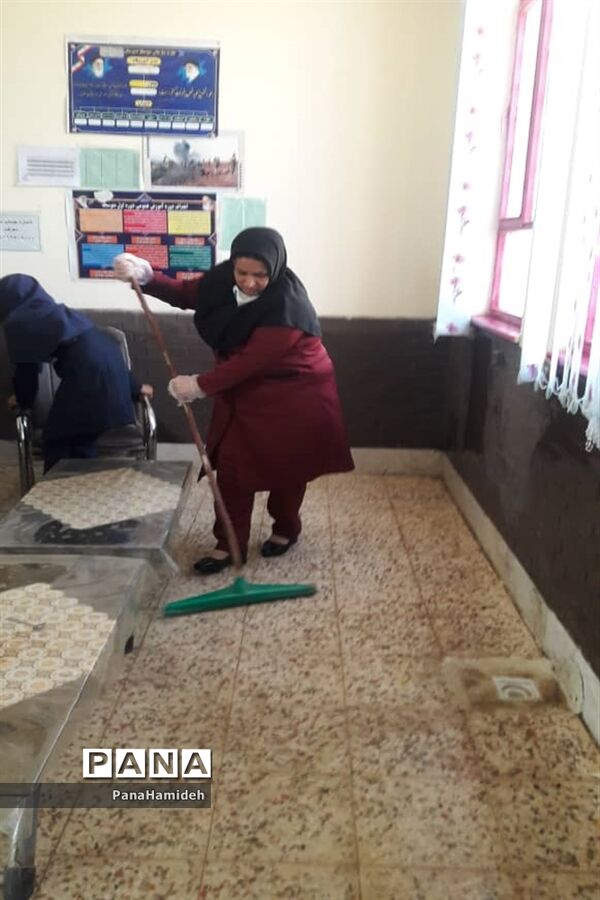 ضدعفونی و گندزدایی مدارس شهرستان حمیدیه