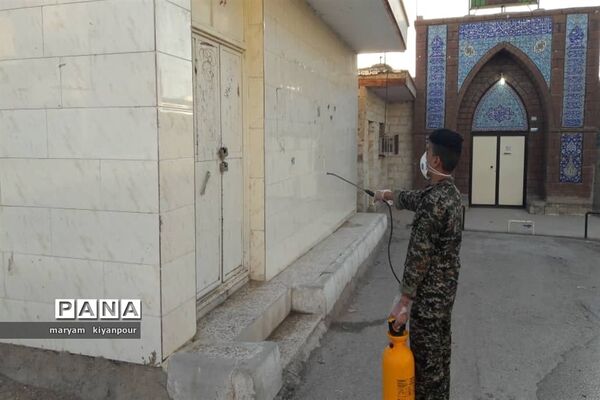 ضدعفونی و گندزدایی اماکن عمومی و توزیع ماسک رایگان در شهرستان مسجدسلیمان