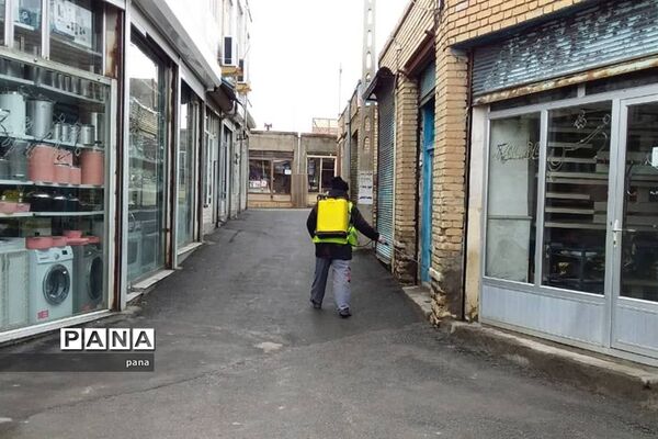 ضدعفونی امکان عمومی ماموران شهرداری گوگان