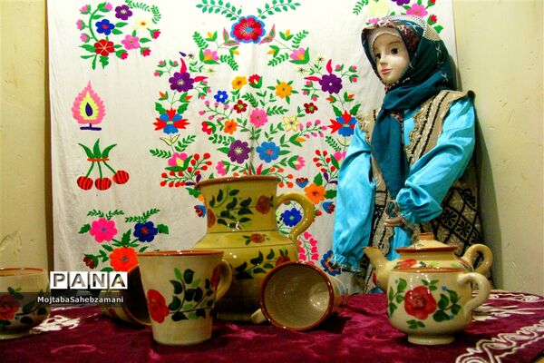 آثار دستی روستاهای برگزیده کاشمر در فروشگاه روستا