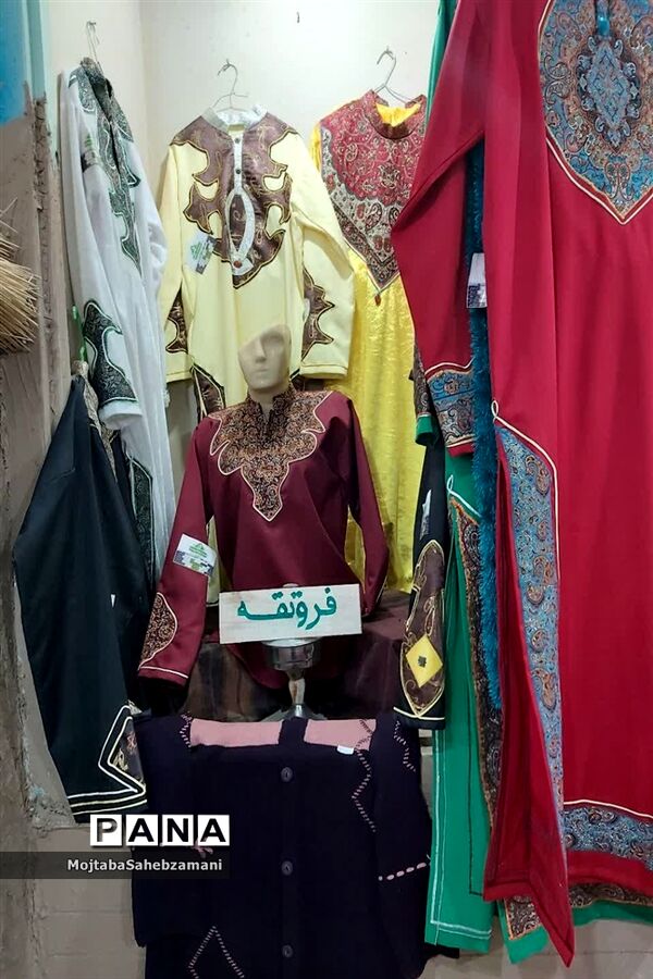 آثار دستی روستاهای برگزیده کاشمر در فروشگاه روستا