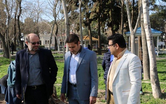 برگزاری آیین روز درختکاری در کانون امام خمینی(ره) آموزش وپرورش ناحیه یک شهرری