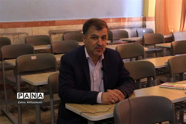 آموزش مجازی در دبیرستان ماندگار البرز