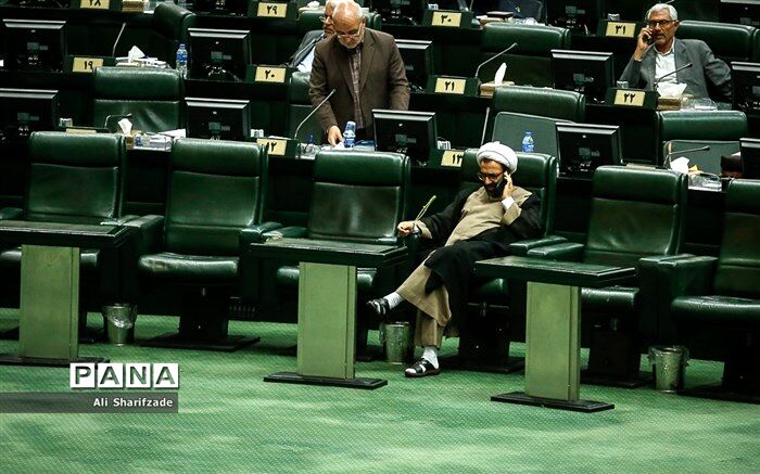 هیئت رئیسه مجلس فردا درباره تشکیل جلسات مجازی تصمیم می‌گیرد