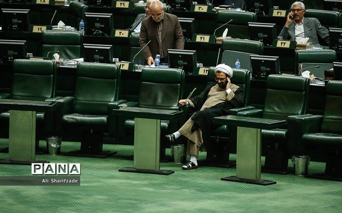 هیئت رئیسه مجلس فردا درباره تشکیل جلسات مجازی تصمیم می‌گیرد
