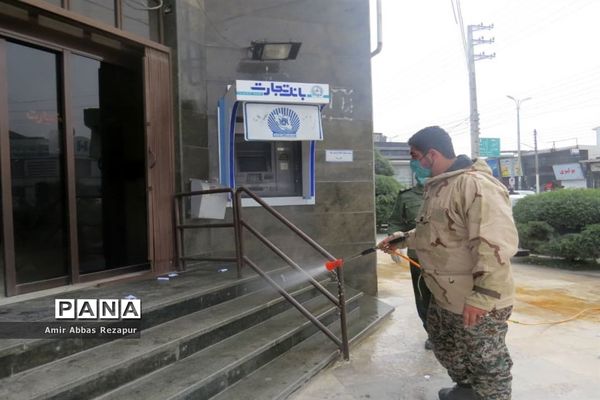 ضدعفونی کردن معابر و اماکن شهری در محمودآباد