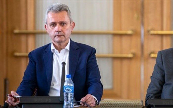 نماینده سازمان جهانی بهداشت: حمایت رهبر انقلاب اسلامی در شکل دهی مبارزه با کرونا ستودنی است