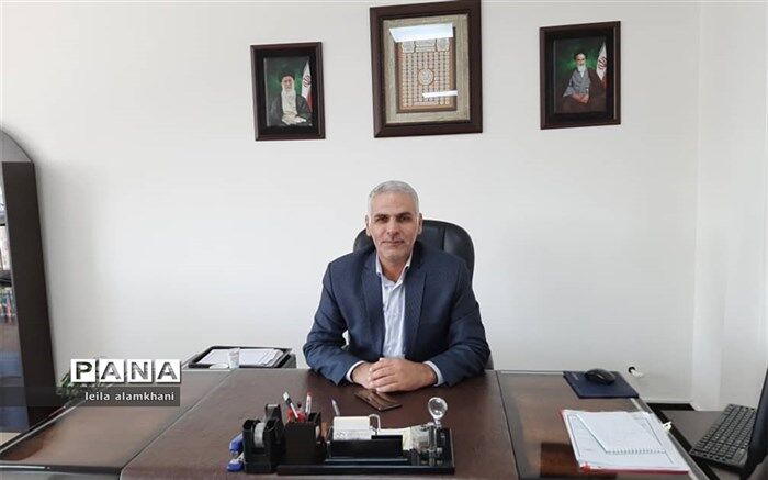 لونی: مدرسه محوری، تقویت ارکان مدرسه و نشاط مهمترین برنامه های منطقه۴ است