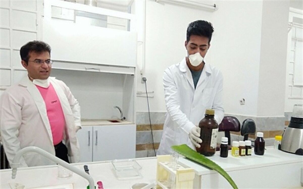دانش‌آموز بافقی ژل ضدعفونی طبیعی ساخت