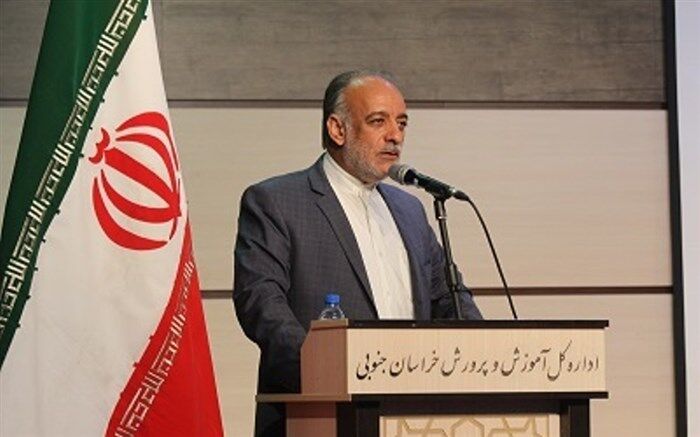 در جشنواره ی الگوهای برتر تدریس معلمان عشایری محقق شد: کسب 4رتبه کشور توسط معلمین مدارس عشایری استان