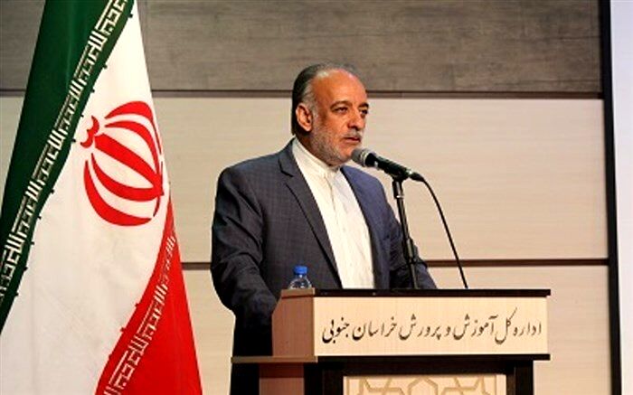 در جشنواره ی الگوهای برتر تدریس معلمان عشایری محقق شد: کسب 4رتبه کشور توسط معلمین مدارس عشایری استان