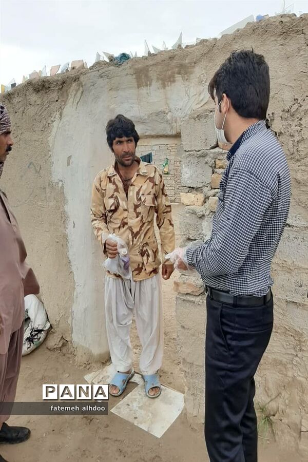 توزیع بسته‌های بهداشتی در روستاهای شمال سیستان و بلوچستان