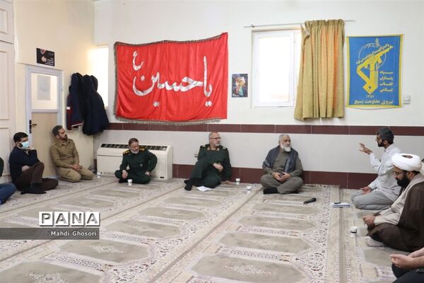 ازدید سردار نقدی از کارگاه تولید ماسک در قم