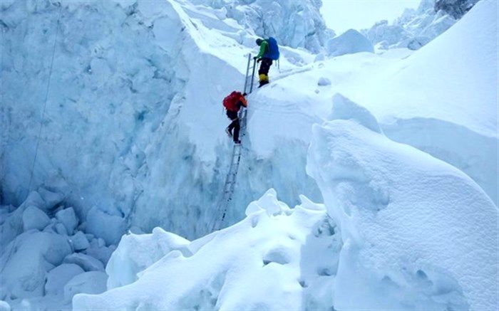 اورست تنها به روی چینی‌ها باز شد!