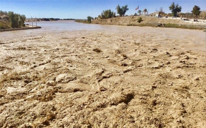 افزایش حجم سیلاب از افغانستان  و مسدود شدن 2 محور در سیستان
