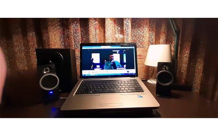 امید حاجیلی کنسرت‌های آنلاین نوروزخانه را آغاز کرد