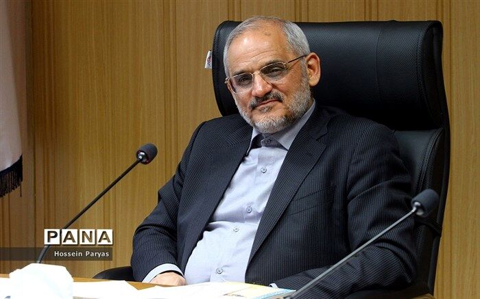تلاش داریم تا نیمه فروردین که زمان پایان تعطیلات نوروزی است شبکه دانش‌آموزی شاد شکل بگیرد