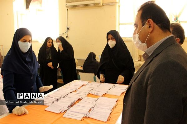 تولید روزانه 250 ماسک در هنرستان‌های علوم و هاجر ناحیه 3 اهواز