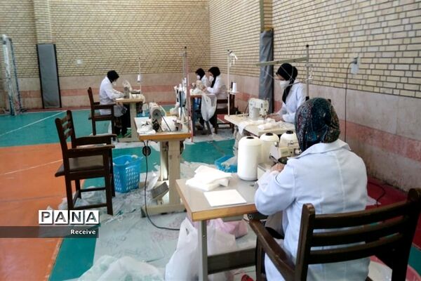 تولید ماسک و محلول ضدعفونی در مدارس فارس