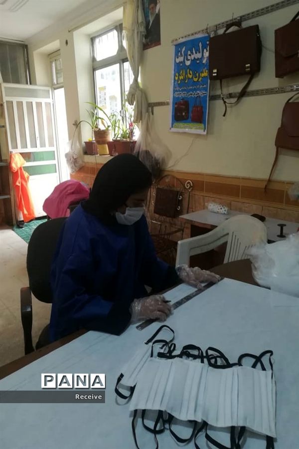 تولید ماسک و محلول ضدعفونی در مدارس فارس