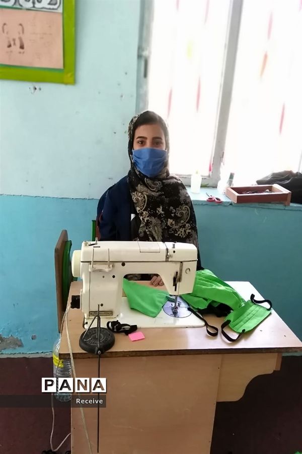 تولید ماسک و محلول ضدعفونی در مدارس فارس