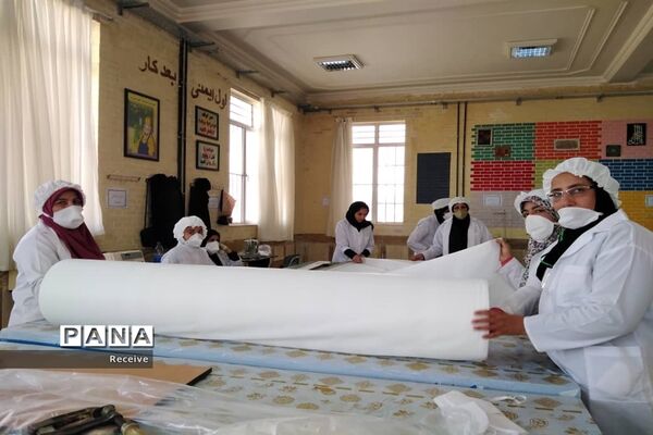 تولید ماسک و محلول ضدعفونی در مدارس فارس