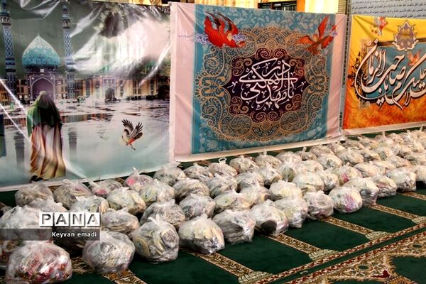 بازدید نماینده ولی فقیه در استان و امام جمعه بوشهر از محل استقرار اقلام بهداشتی و بسته های معیشتی