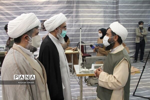 بازدید نماینده ولی فقیه در استان و امام جمعه بوشهر از کارگاه‌های مردمی تولید اقلام بهداشتی
