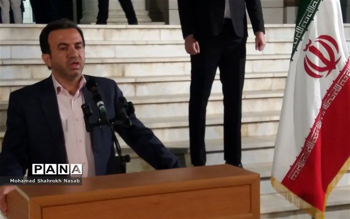 مردم همچنان فاصله گذاری هوشمند را رعایت کنند