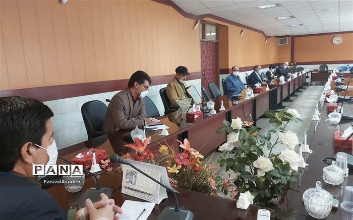 فرهنگیان کاشمر، امدادگر دانش آموزان نیازمند می شود