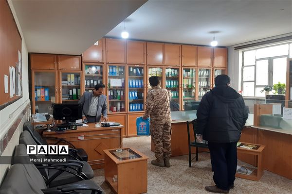 توزیع اقلام بهداشتی در اداره آموزش و پرورش شهرقدس