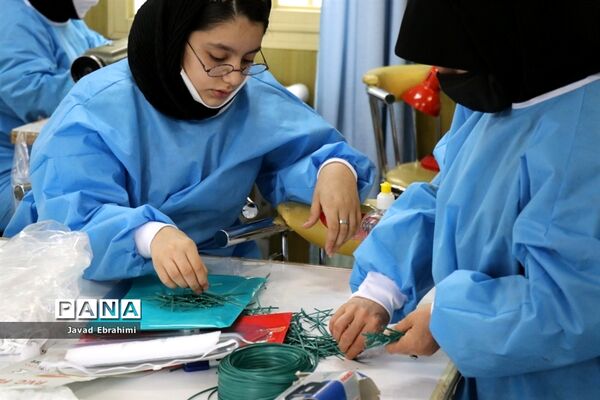 تولید ماسک در آموزشگاه ایثارگران ناحیه 4 مشهد