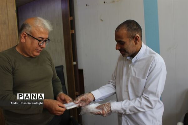 توزیع اقلام بهداشتی در بین کارکنان اداره‌کل آموزش و پرورش و سازمان دانش‌آموزی استان بوشهر