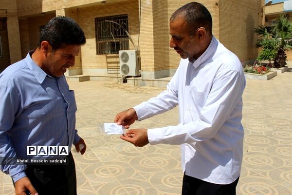 توزیع اقلام بهداشتی در بین کارکنان اداره‌کل آموزش و پرورش و سازمان دانش‌آموزی استان بوشهر
