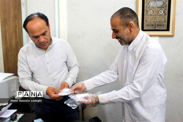توزیع اقلام بهداشتی در بین کارکنان اداره‌کل آموزش و پرورش و سازمان دانش‌آموزی استان بوشهر