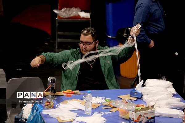 تولید ماسک در سالن تئاتر «حافظ»