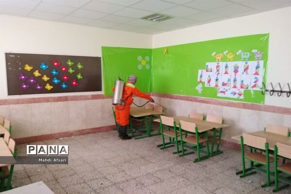 ضدعفونی و گندزدایی مدارس شهرستان درمیان استان خراسان جنوبی
