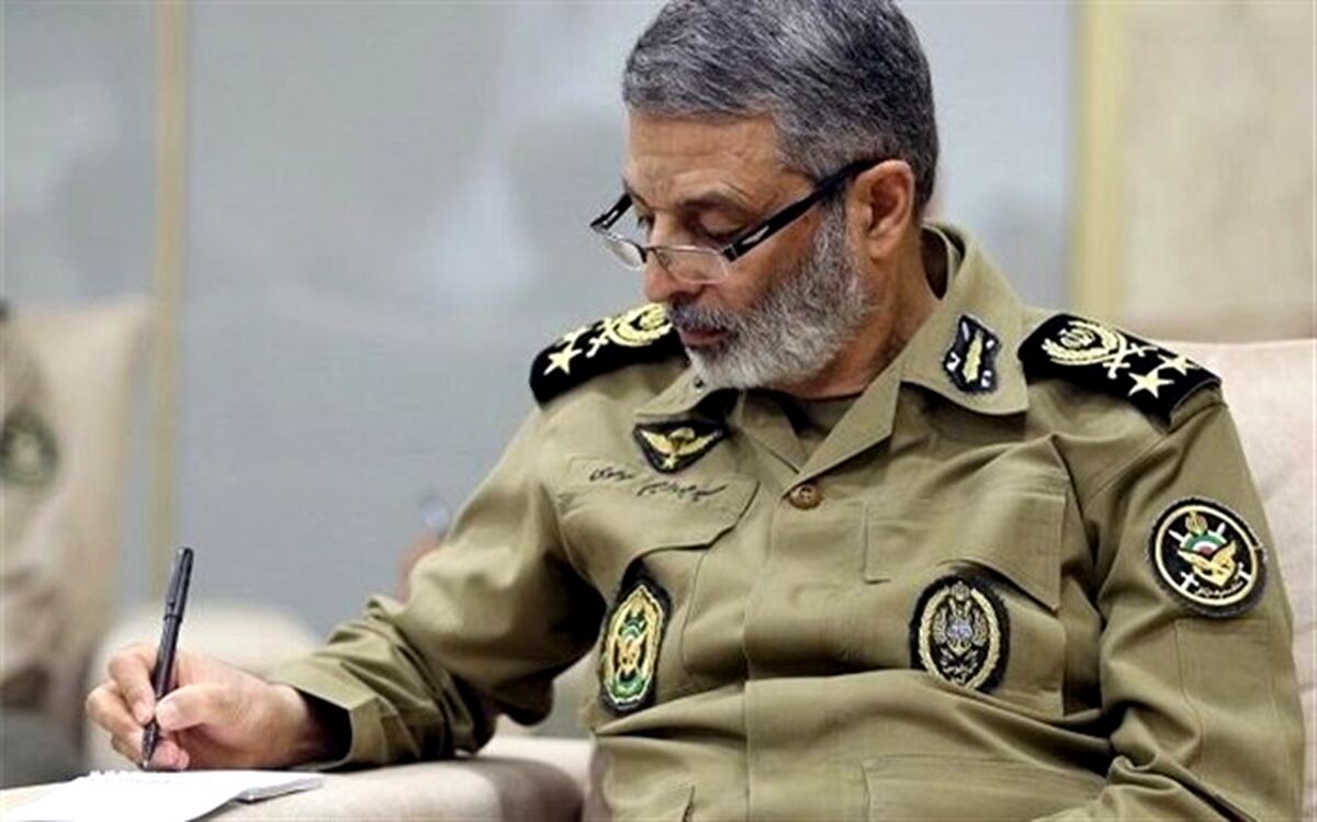 فرمانده کل ارتش سالروز تاسیس سپاه پاسداران انقلاب اسلامی را تبریک گفت