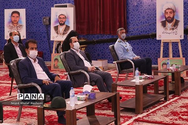 تجلیل از دست اندرکاران کنگره سرداران و 2 هزار شهید استان بوشهر