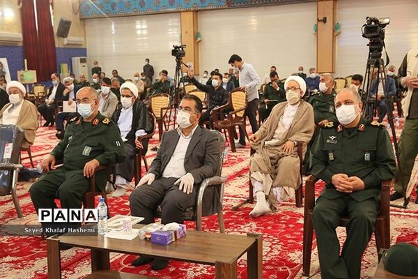 تجلیل از دست اندرکاران کنگره سرداران و 2 هزار شهید استان بوشهر