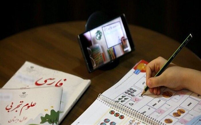 دانش آموزان در شبکه "شاد" آموزش در  کلاس واقعی را تجربه می کنند