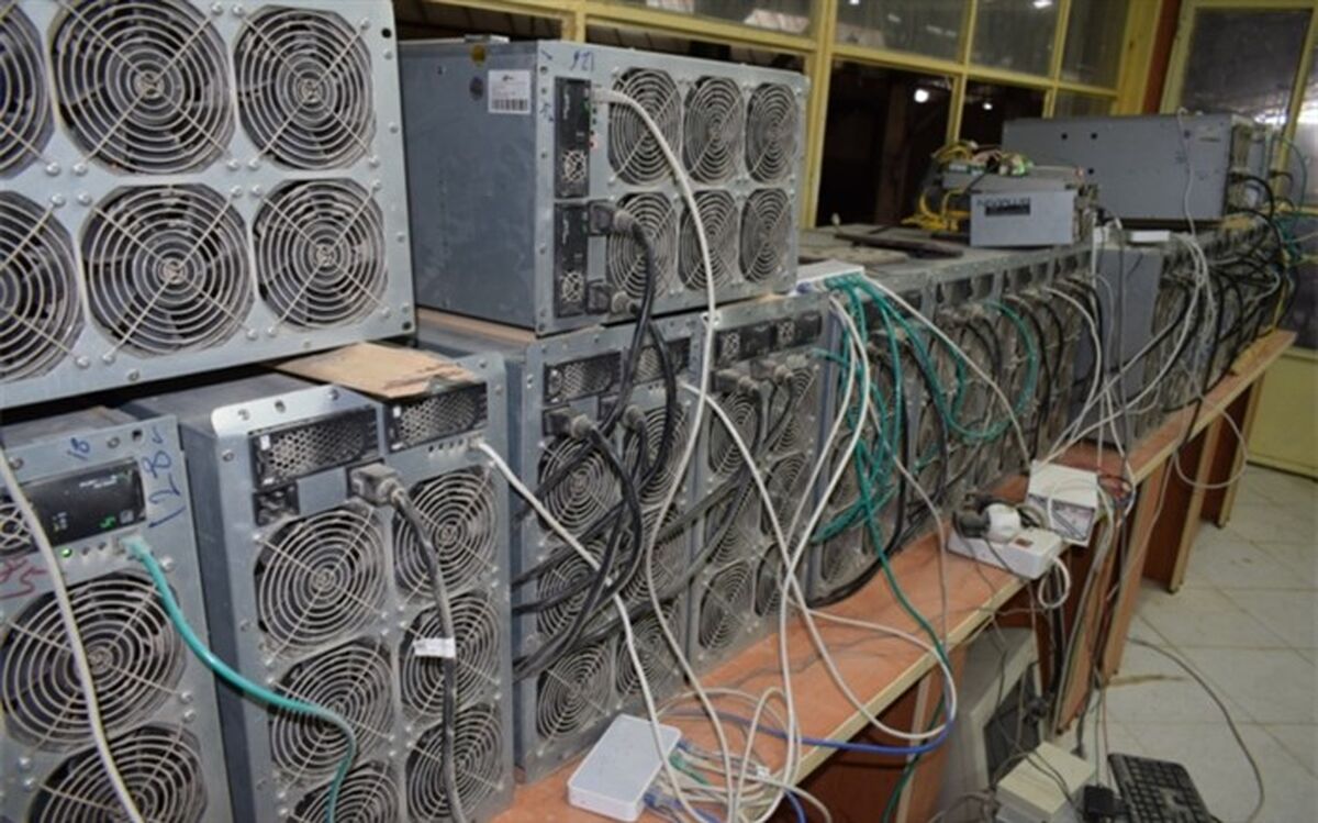 کشف 166 دستگاه ارز دیجیتال قاچاق در شیراز