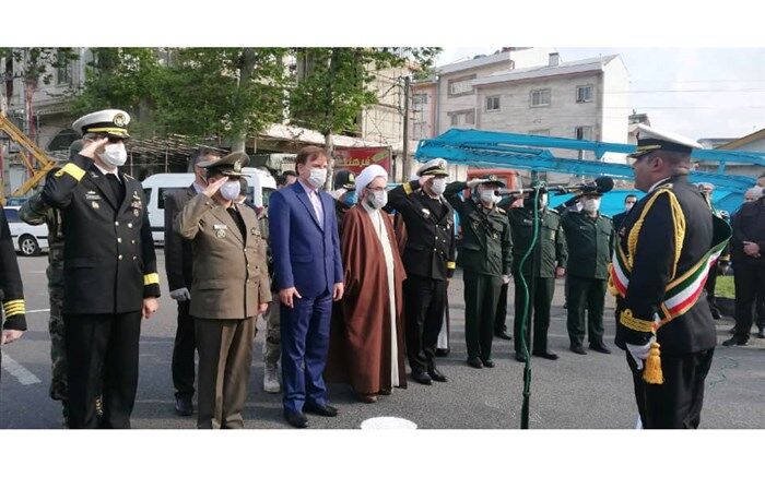 رژه خدمت یگان های نمونه نظامی و انتظامی در روز ارتش برگزار شد